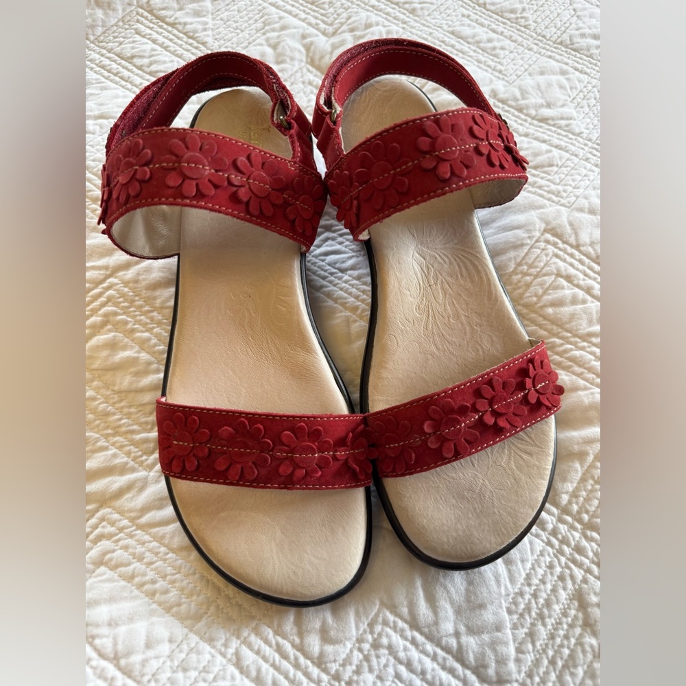 Jambu Daisy Wedge Strappy Sandals Size 8.5